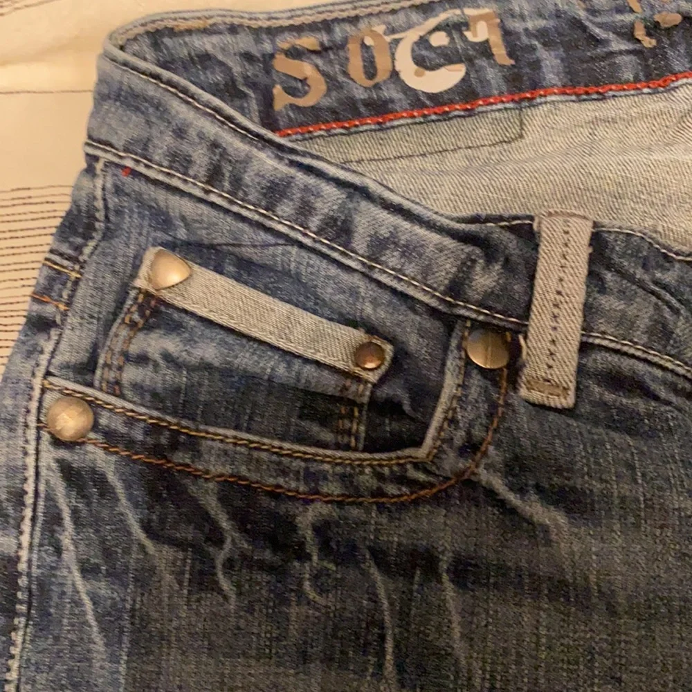 Woman’s Southern Thread Jeans - Picture 10 of 11